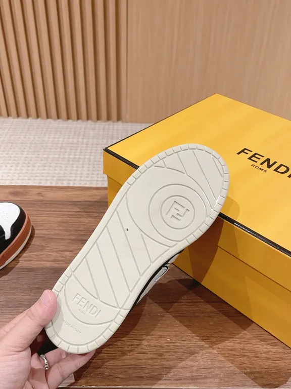 Fendi Shoe 